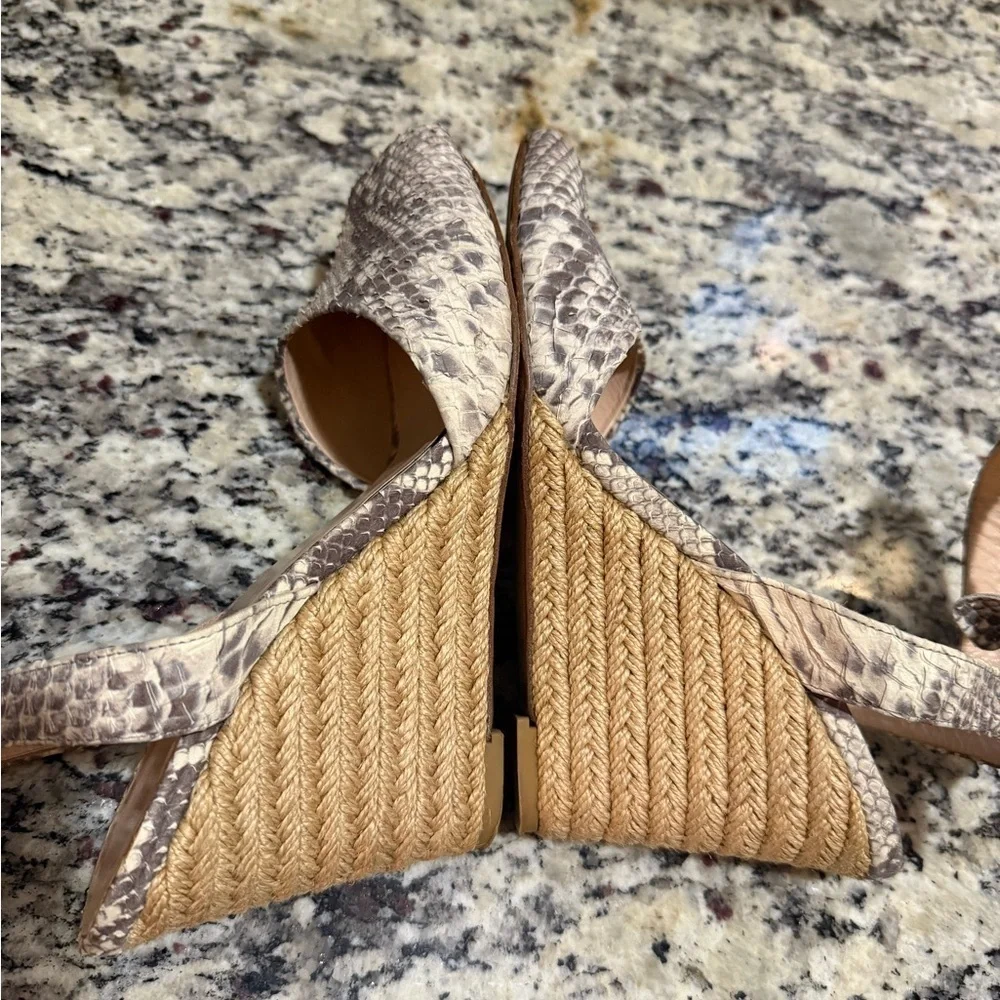 Stuart Weitzman Snake Skin Espadrilles 8M